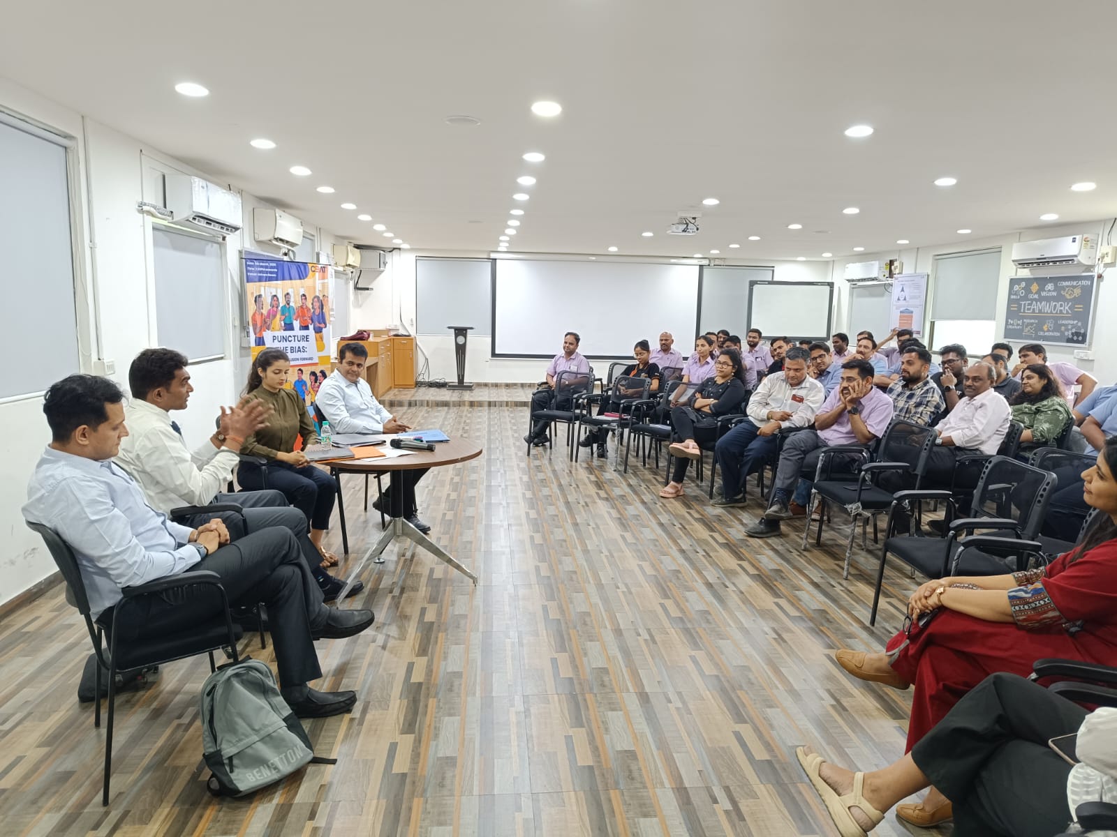 𝕋𝕙𝕖𝕒𝕥𝕣𝕚𝕩